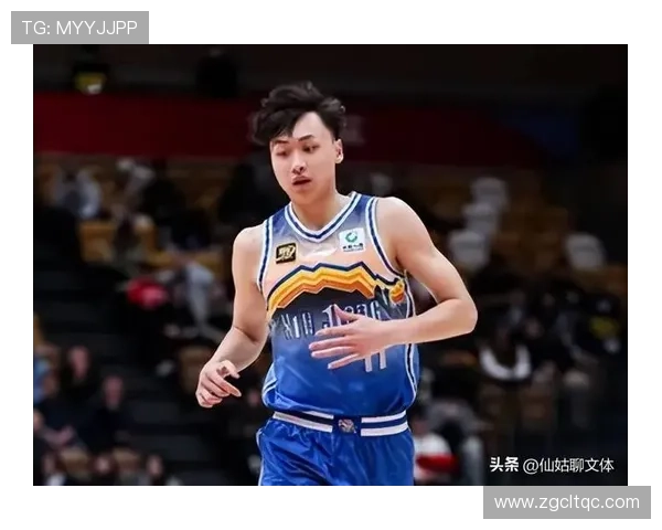 [CBA]齐麟反击上篮不中 劳森跟进炸筐得手.