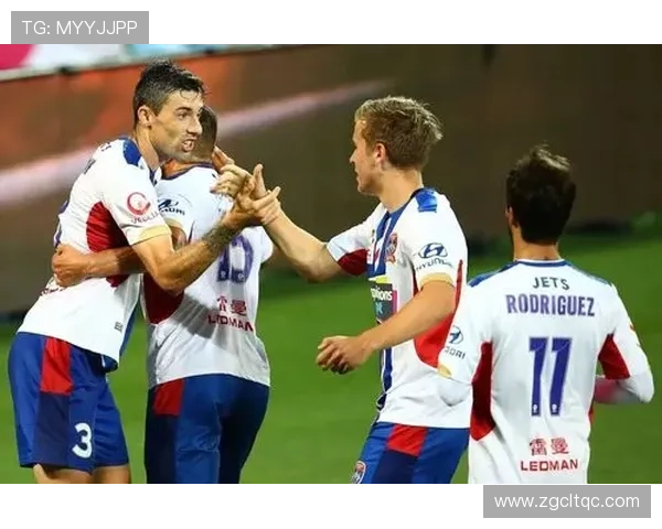 恩杜卡亚当斯双响墨尔本平喷气机